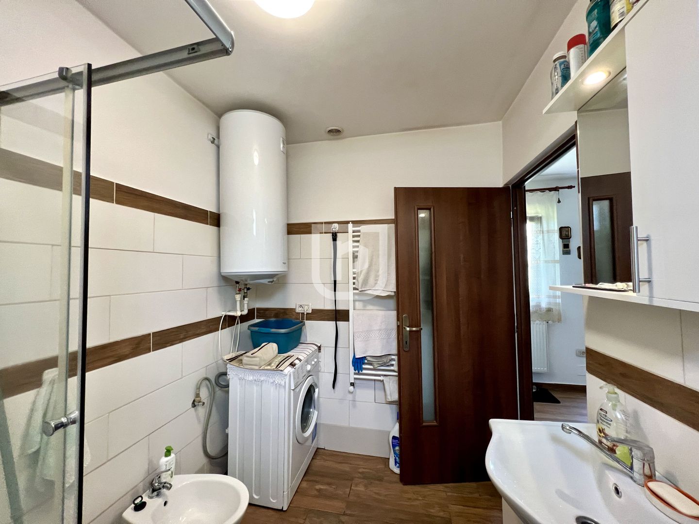 Ferma agricola, plantatii de mure, trandafiri, vita-de-vie - Poză 10