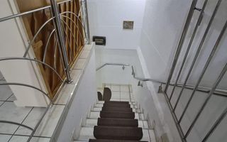 Casa pentru 2 familii, 7 Camere, 2 Garaje, 1500MP Teren - Poză 13