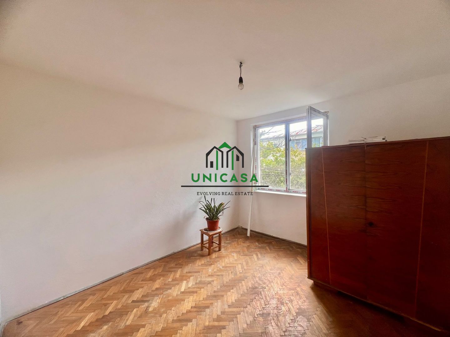 Apartament 4 camere, decomandat/Etaj 4/4 ,Zona Nord - Poză 5