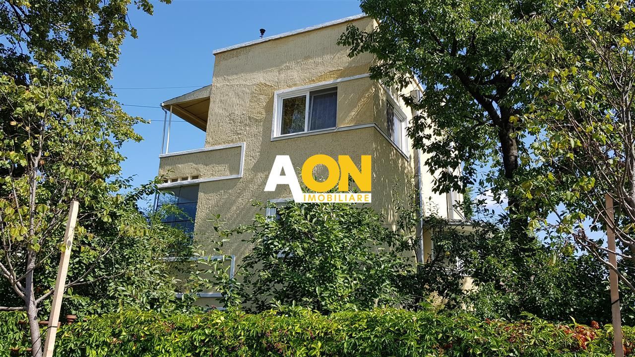 Casa situata in imediata apropiere a Cetatii - Poză 1