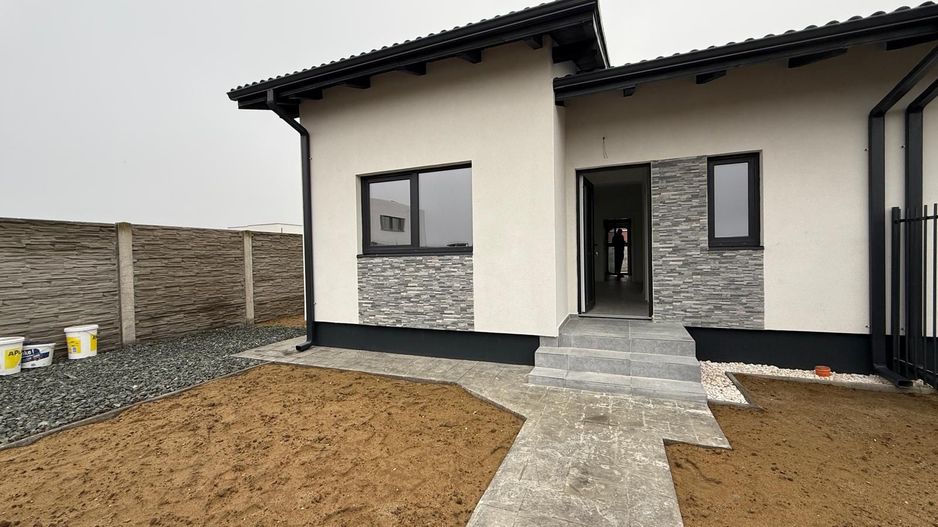 Duplex pe parter – compartimentare excelentă, teren generos. - Poză 1