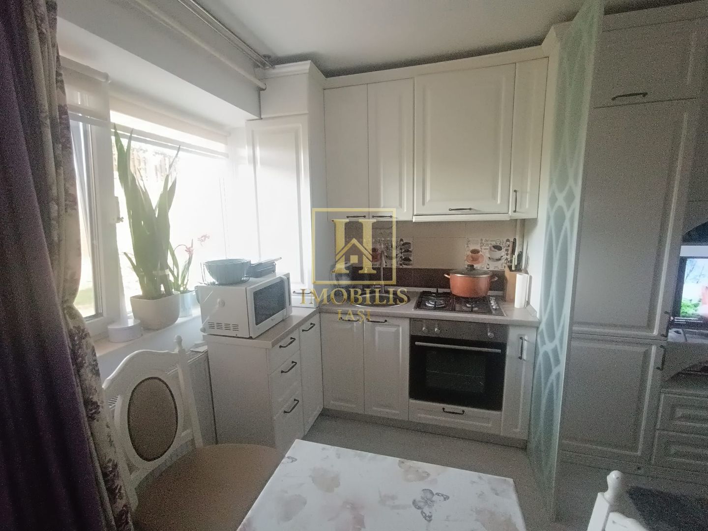 Apartament 2 camere cochet SD 41 mp. Pacurari 95000 euro - Poză 1