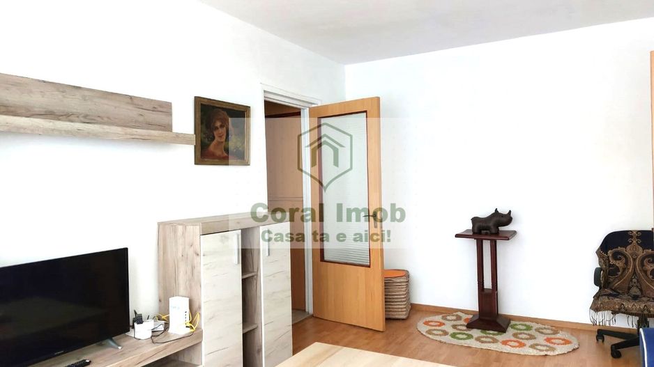 închiriez apartament 2 camere - Poză 5
