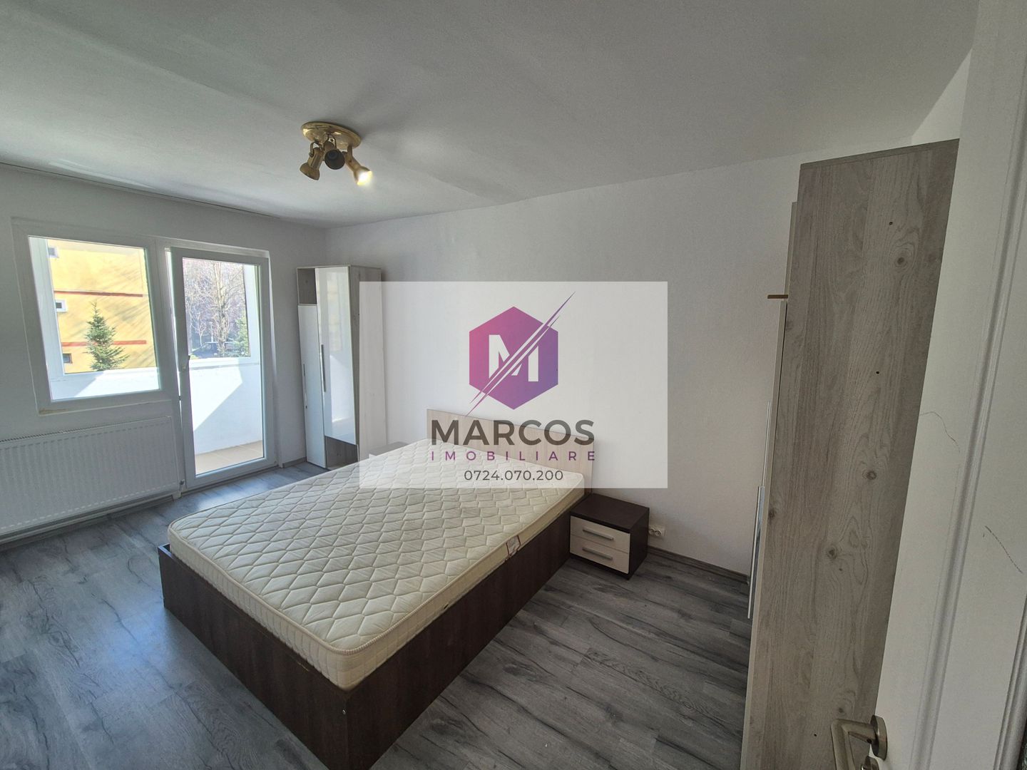 Închiriez apartament 1 camera et.1 Micro 1 - Poză 7