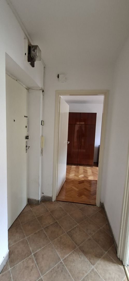 Apartament cu 3 camere - Centru - Poză 12