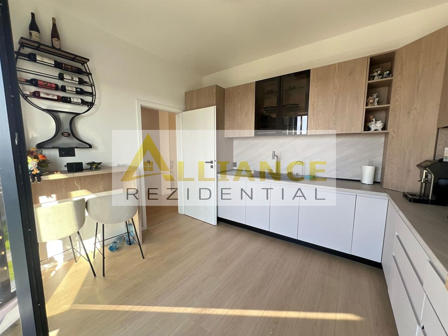 Casa individuala - 4 camere - 2 bai - la 5 min de RATB - Poză 15