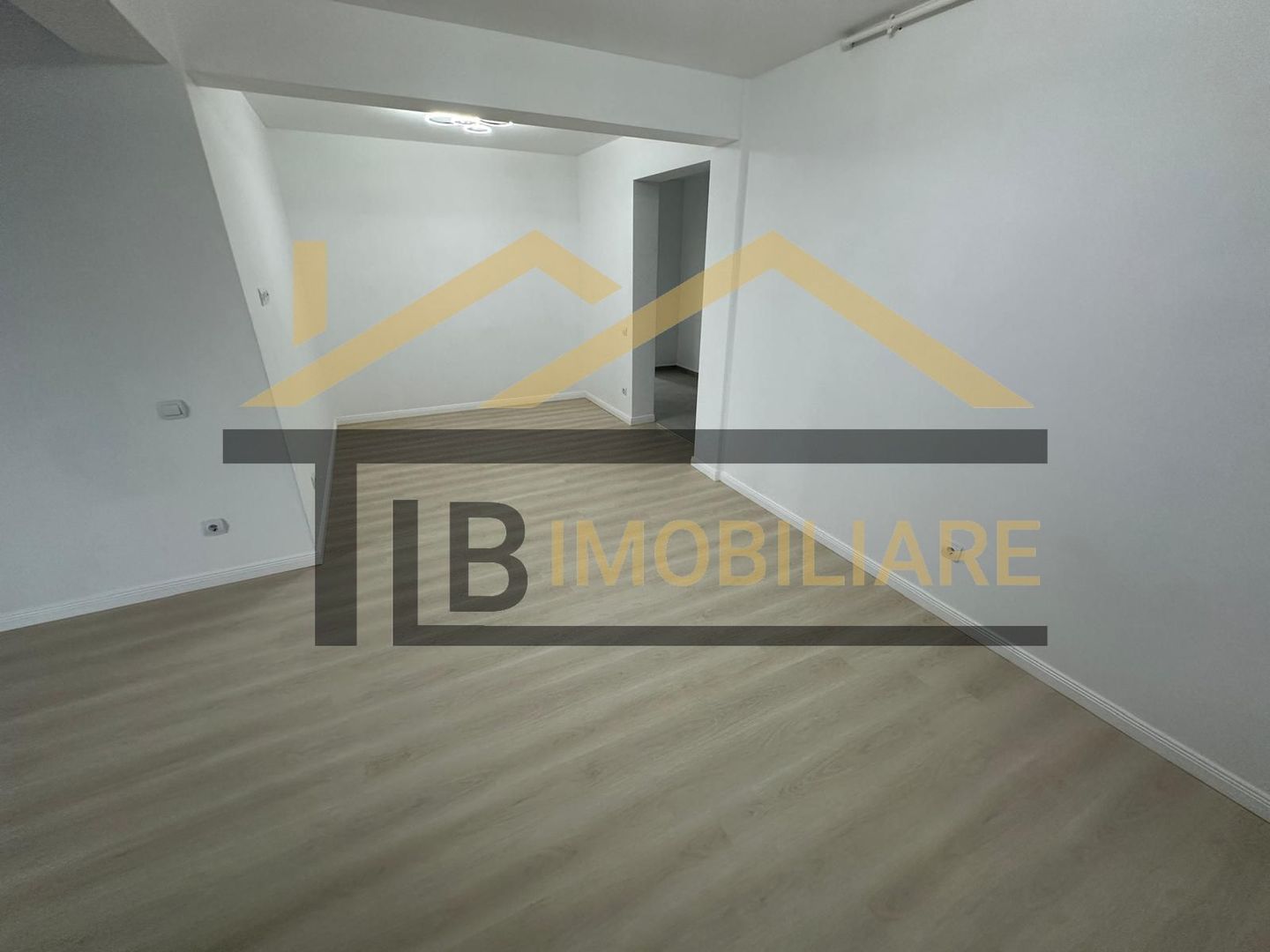 Studio, 50mp, parcare, Zona Centrala - Poză 3