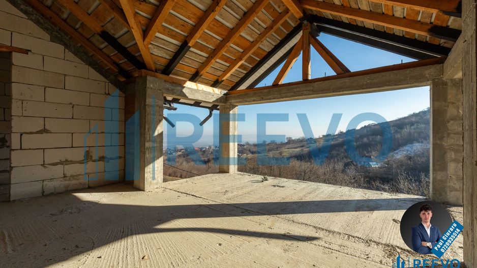 Pensiune/Vilă la roșu P+E+M în Sărata - Poză 25