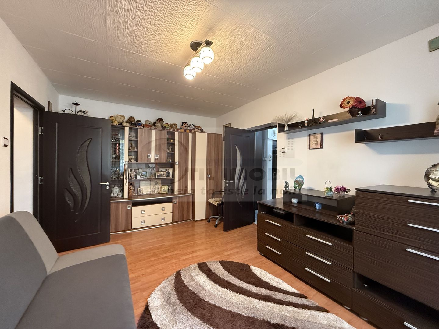 2 CAMERE TATARASI SCOALA 4 IONET TEODOREANU , GEAM LA BAIE, CENTRALA. - Poză 7