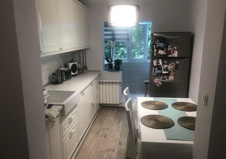 Vanzare Apartament 3 camere, etaj 1, 2 băi, renovat, mobilat, utilat - Sector 5 - Poză 4