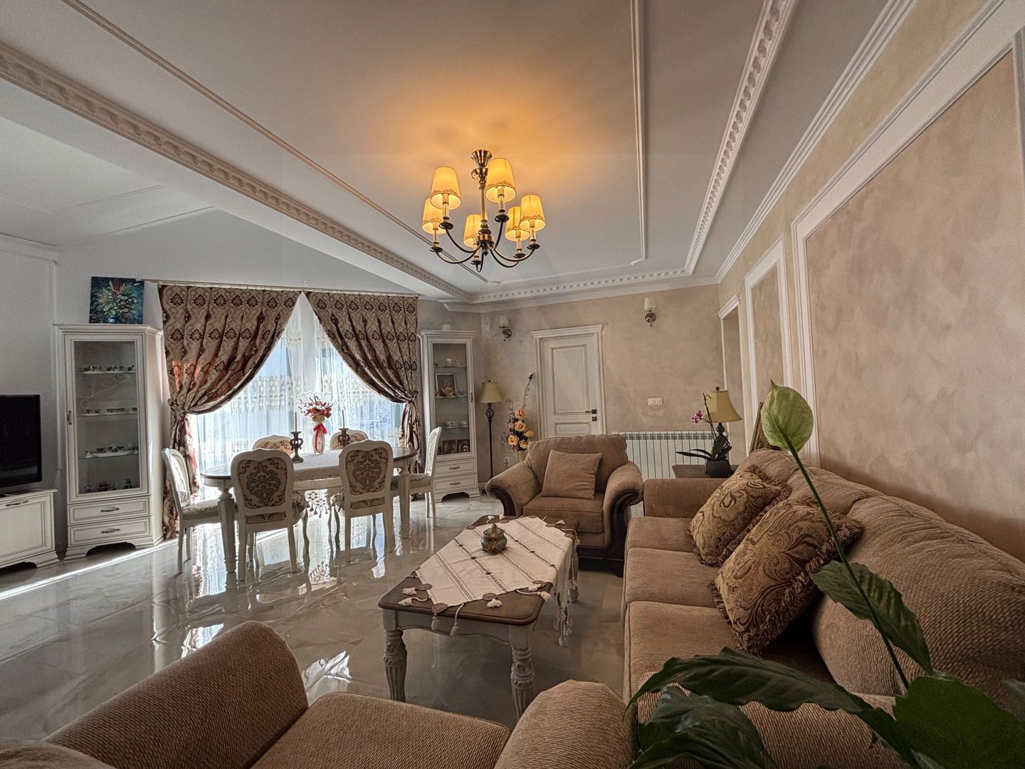 Casa individuala ultrafinisata 200 mp utili si teren 462 mp  Selimbar - Poză 2