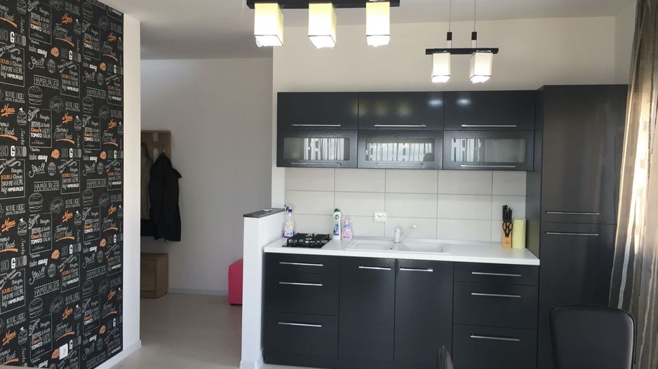 Apartament pe malul Mării, Mamaia! 2 camere 63mp suprafață. Mobilat. - Poză 2