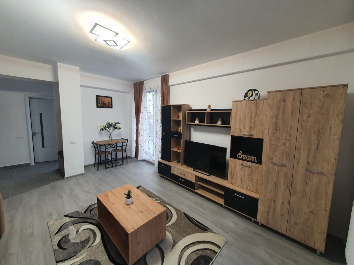 Închiriez garsonieră spațioasă,Vitan, metrou aproape, centrală proprie - Poză 3