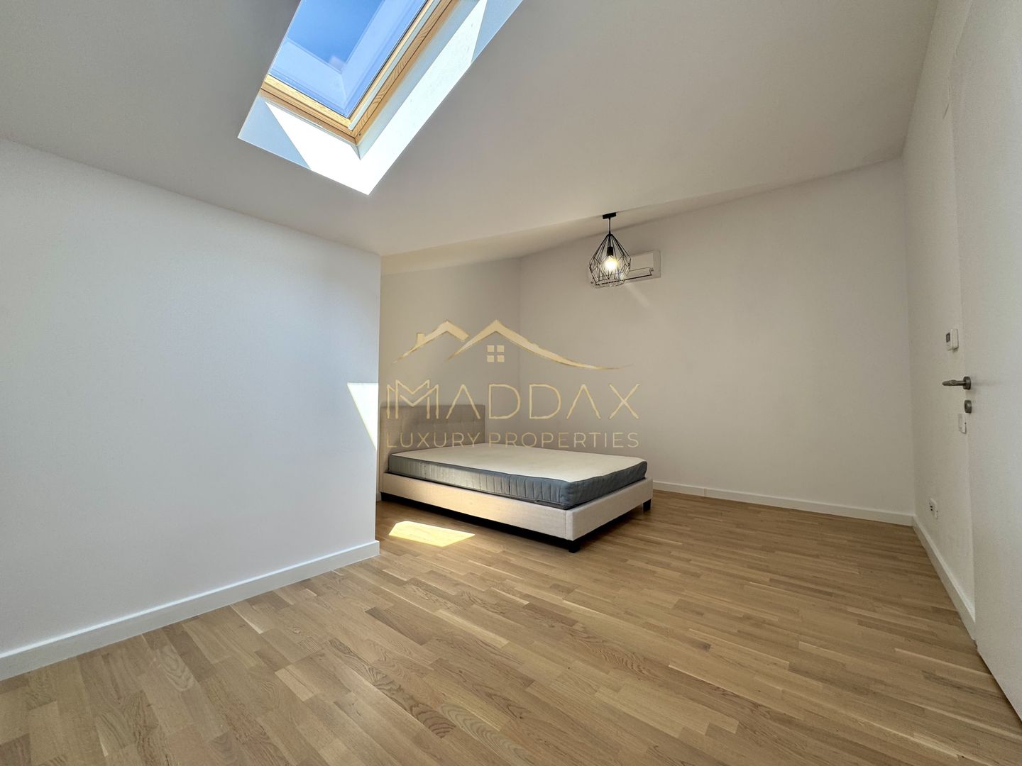 Vila cu 5 camere / 2 locuri de parcare / Pipera - Poză 33