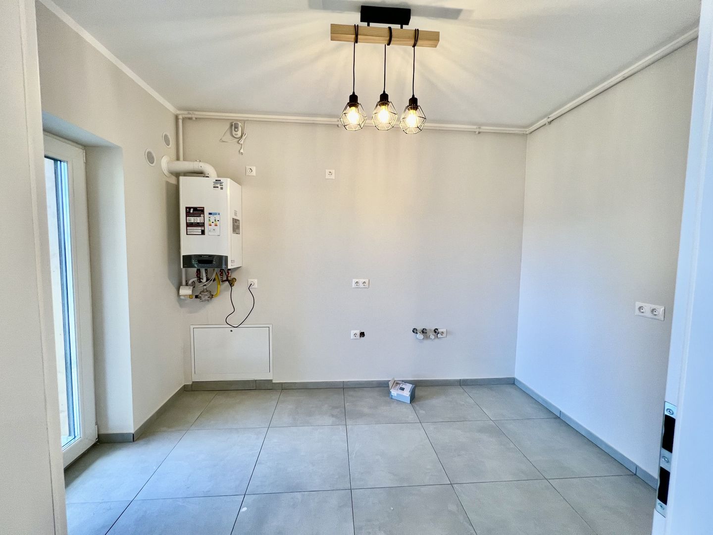 Garsonieră finisată la cheie, decomandată, cu balcon, etaj 1 - Poză 4