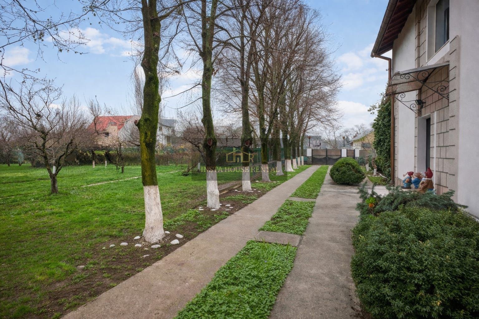 Proprietate cu 2 case I 1.700 mp teren I aproape de lac – Ghermănești - Poză 2