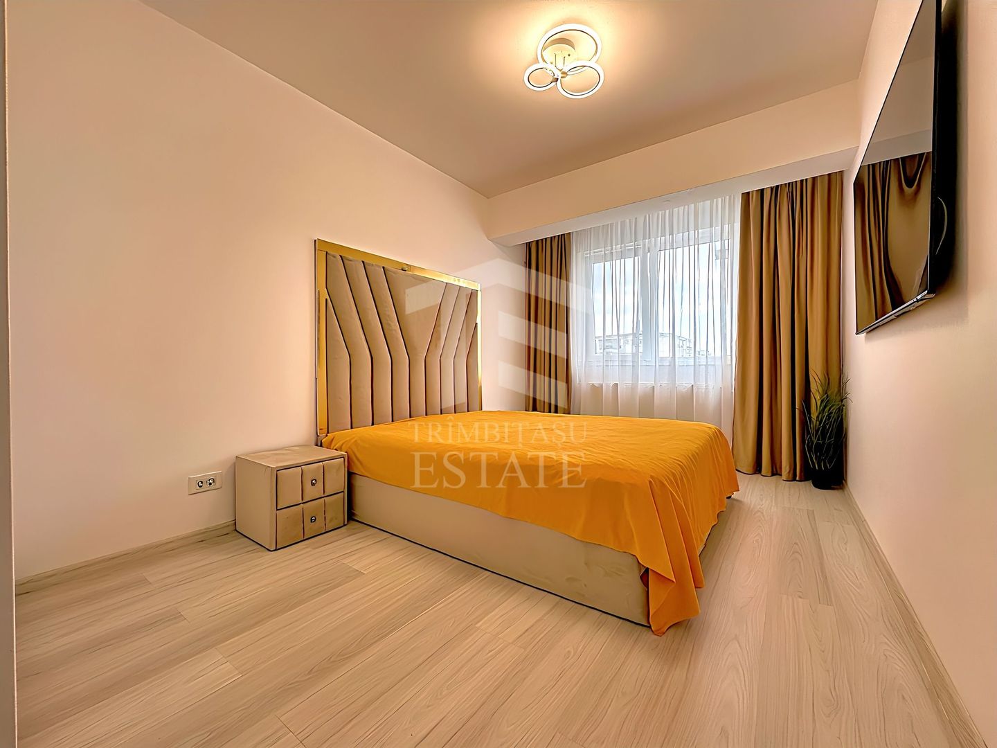 3 camere decomandat bucatarie inchisa 79mp Grand Arena parcare inclusa - Poză 3