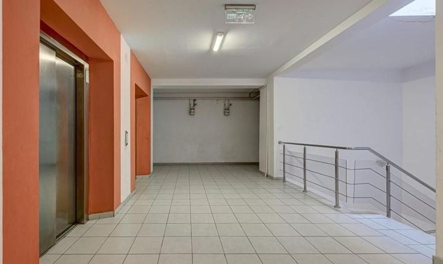 Apartament 2 camere de vânzare – zonă excelentă, aproape de metrou - Poză 3