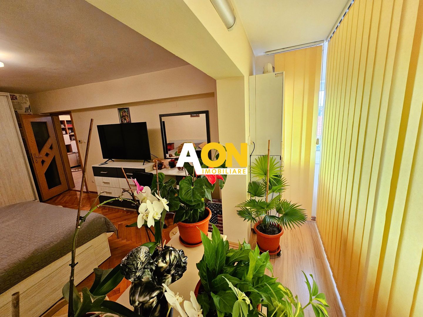 Apartament 3 camere, 70 mp, etaj 2, mobilat, utilat, ultracentral - Poză 3