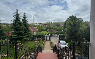 Casa spațioasă în Oradea str Izvorului - Poză 8