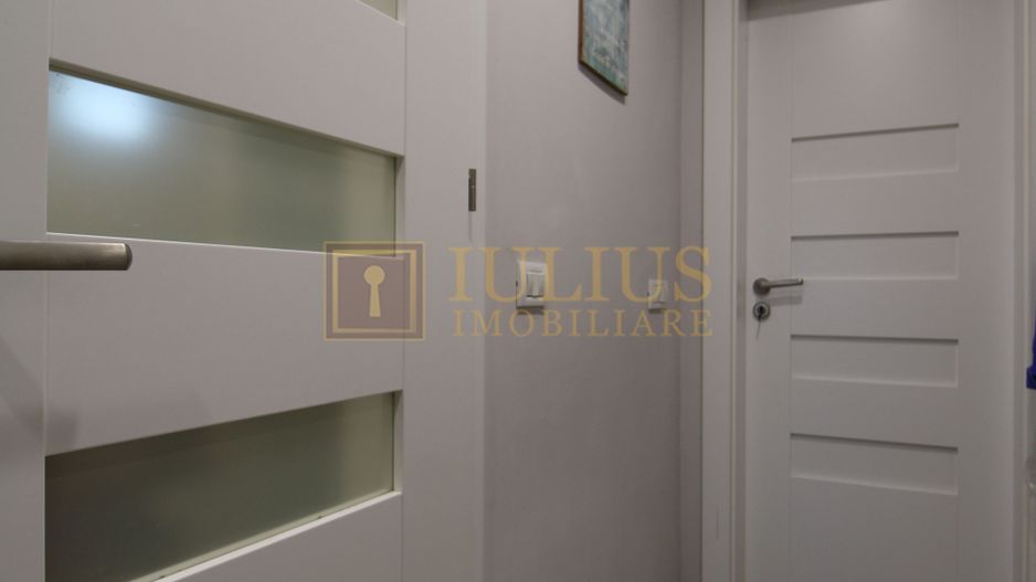 Garsoniera la casa, curte interioara si loc de parcare inclus - Poză 6