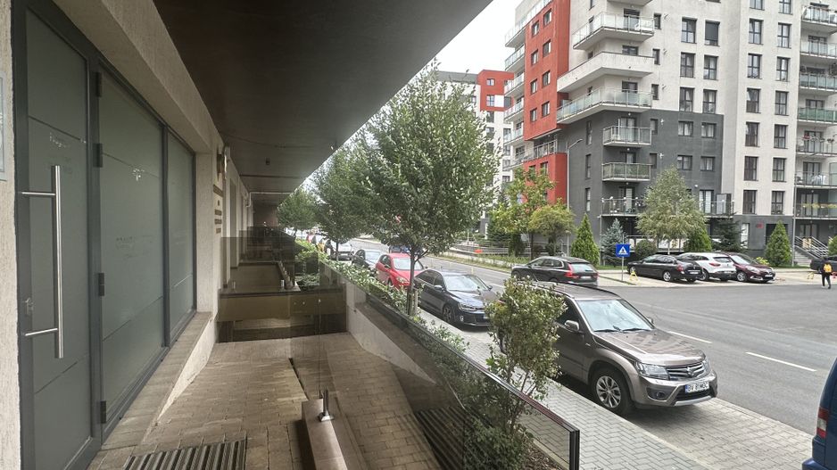 De vânzare Centru Medical Multifuncțional 196 mp zona Coresi - Poză 17