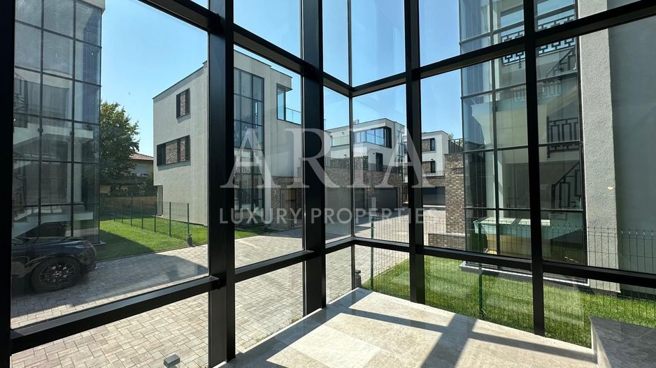 VILLA FIRST RENT – GARAJ - GATED COMPLEX - Poză 2