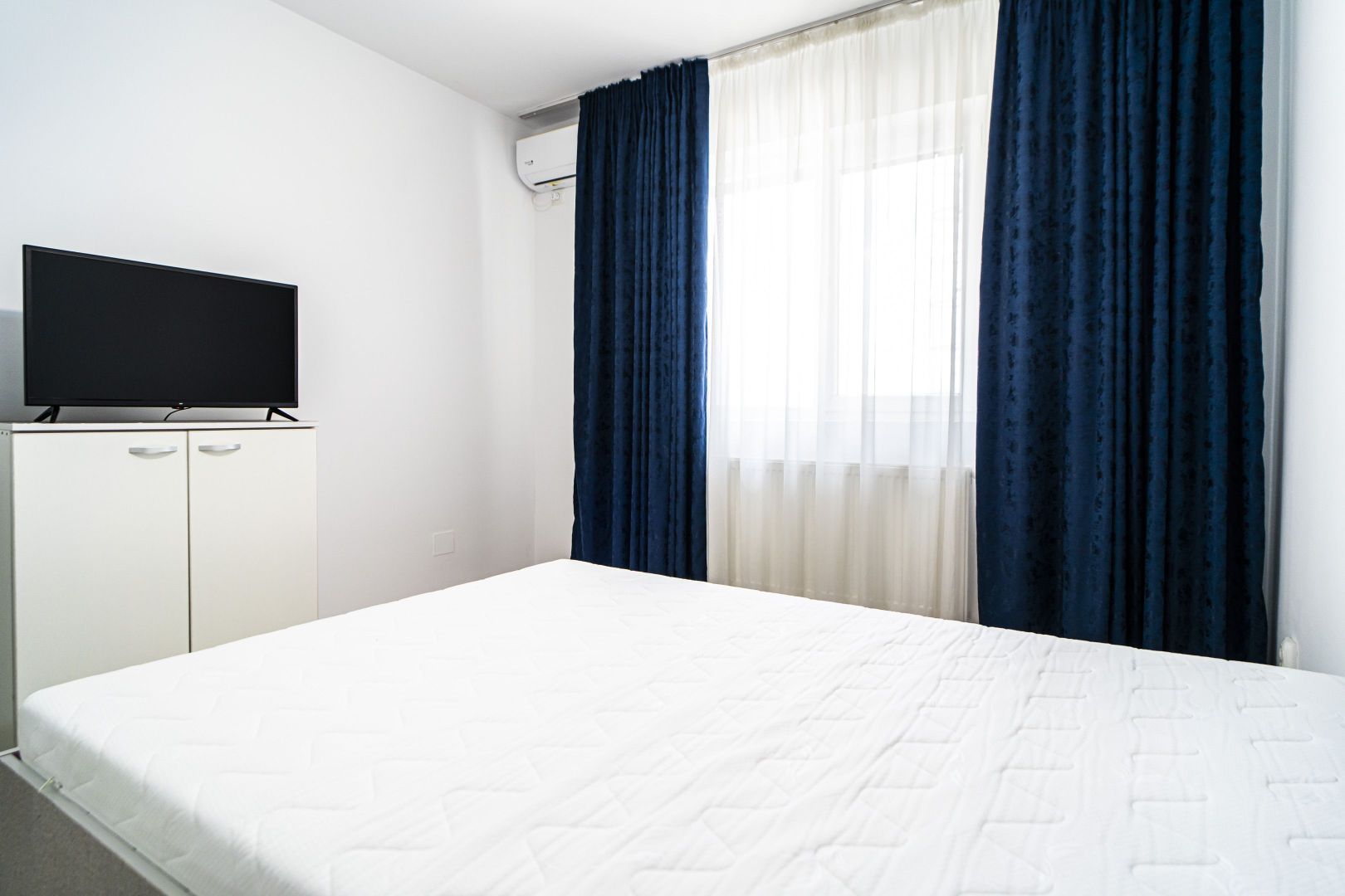 Garsoniera, 36 mp, mobilata-utialta, etaj 4, langa Penny Market- Rezervelor - Poză 3