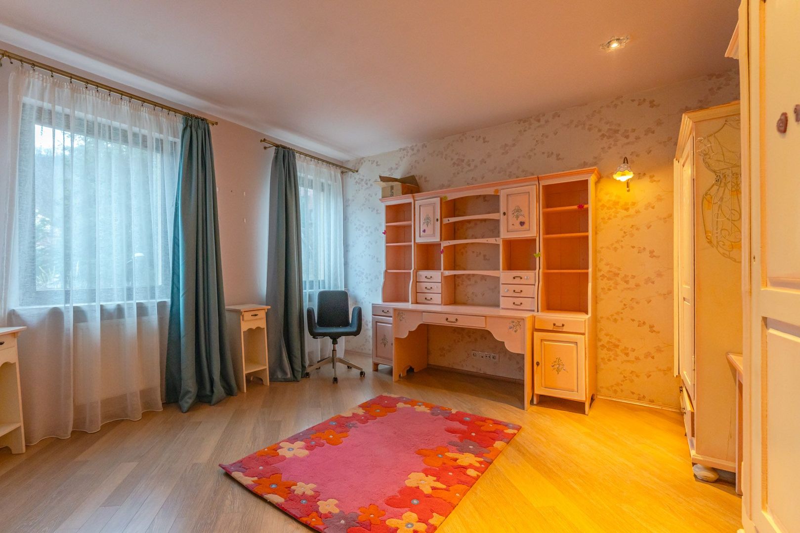 Casă individuală cu 7 camere lângă AFI Mall, ideală pentru birouri sau locuință - Poză 16