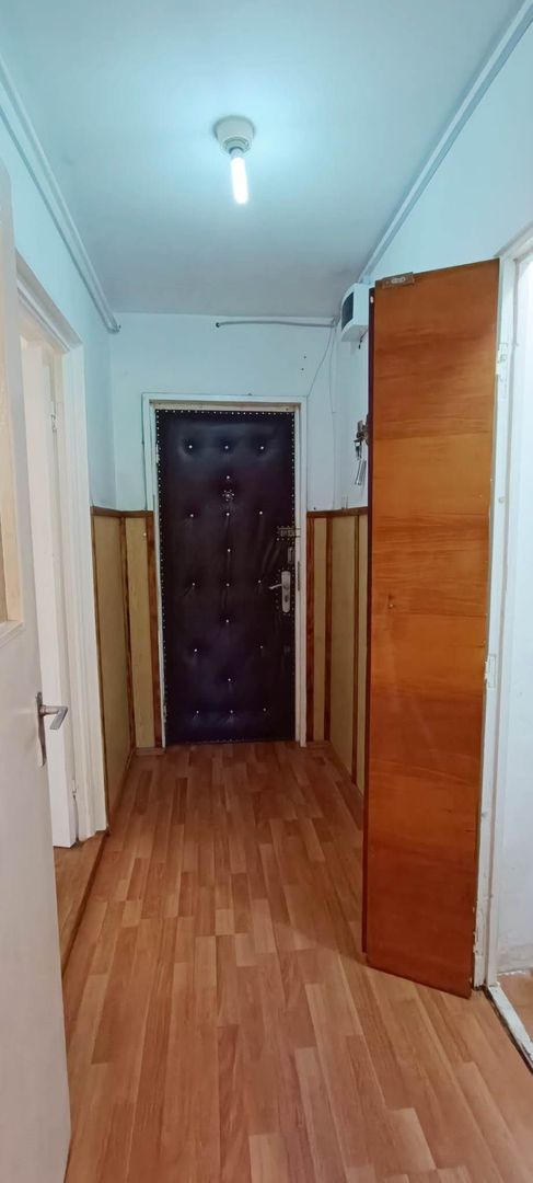 Apartament circular in cartierul astra - Poză 11