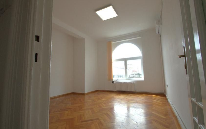 Inchiriere apartament de 4 camere - Poză 12