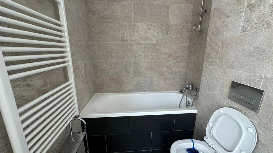 Prelungirea Ghencea – Casă spațioasă, mobilată și utilată, în complex - Poză 17