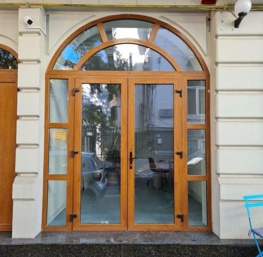 Spațiu Comercial || Birou de Inchiriat  ||  Vitrina Stradala ||  Zona Cișmigiu - Poză 3