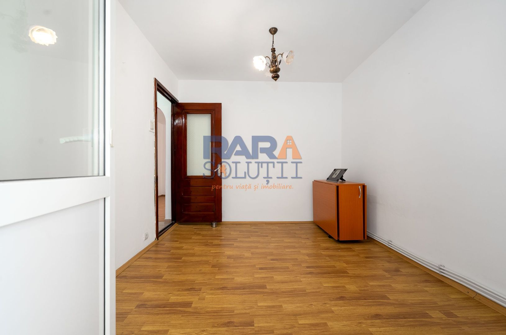 Apartament la etajul 1, semimobilat - Poză 15