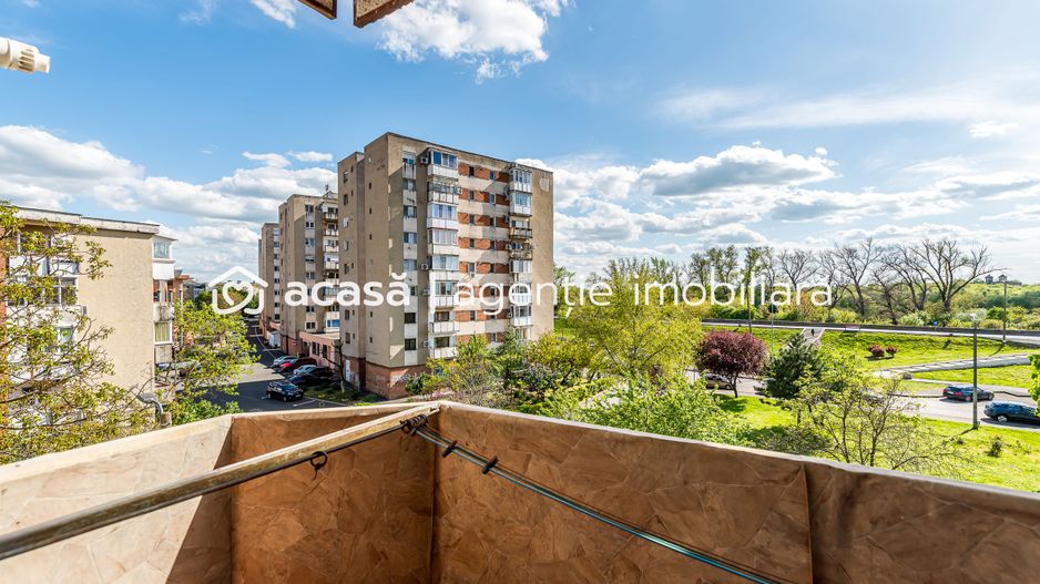Apartament 3 camere Micalaca 300. Vedere superbă spre Mureș - Poză 1