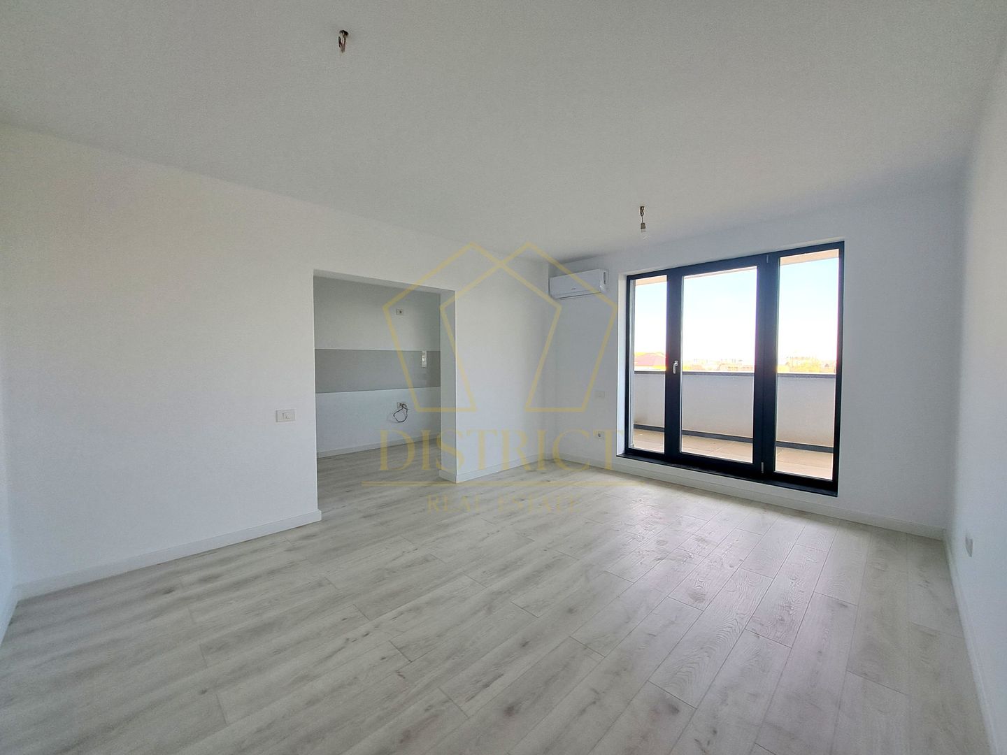 COM 0% Apartament cu 3 camere si terasa de 61 mp | Torontalului - Poză 1