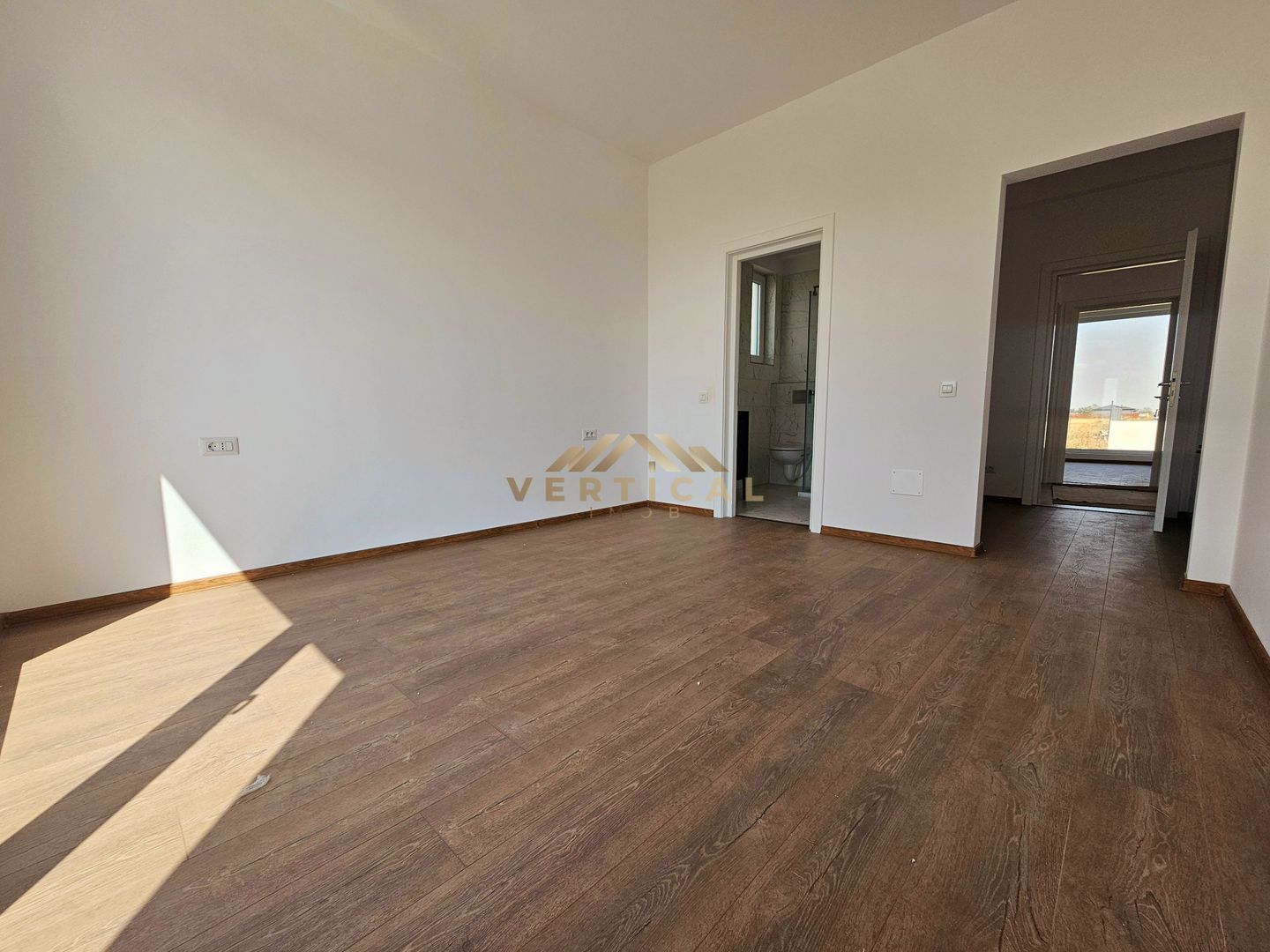 Casa parter cu 4 camere - comuna Berceni - Poză 10