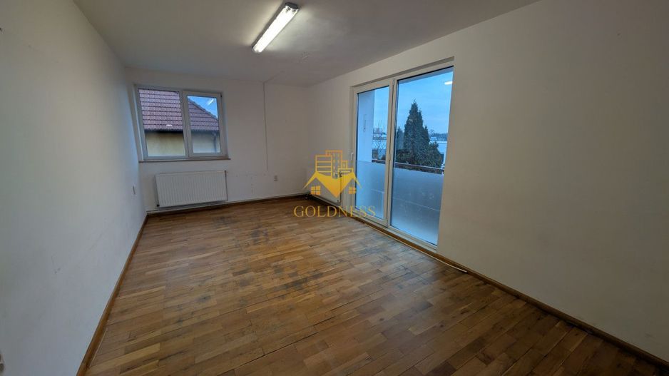 Casa/Spatiu de birou,Andrei Muresanu, 9 Camere,10 Parcari,Curte 2000mp - Poză 16