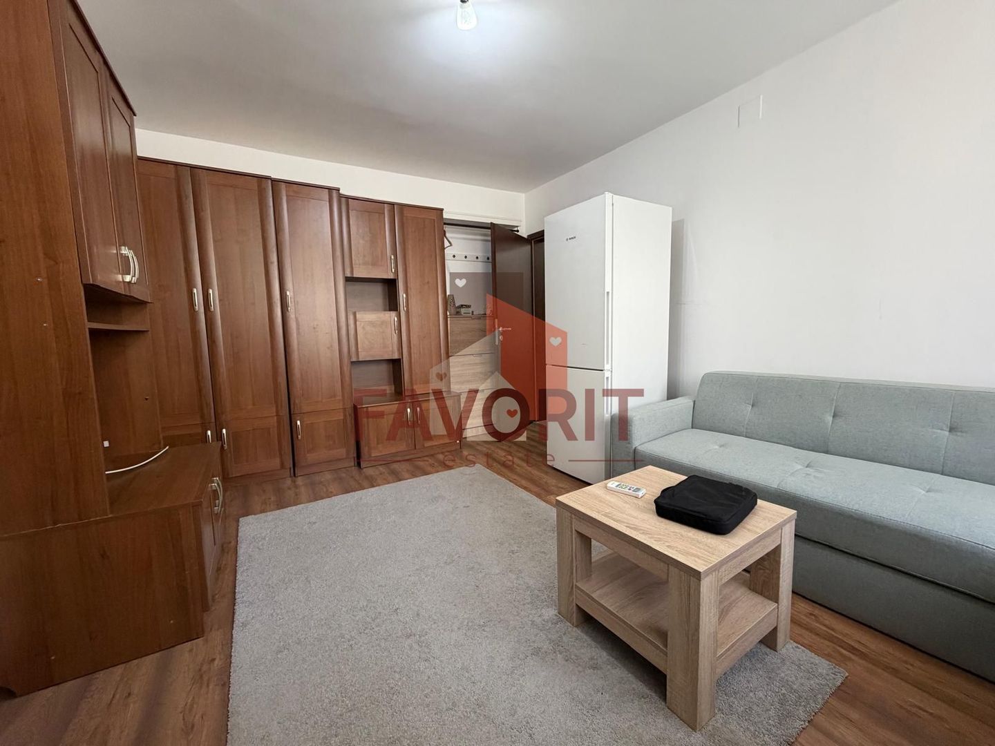 2 camere | etaj 2 | centrala proprie | renovat | zona excelenta | - Poză 1