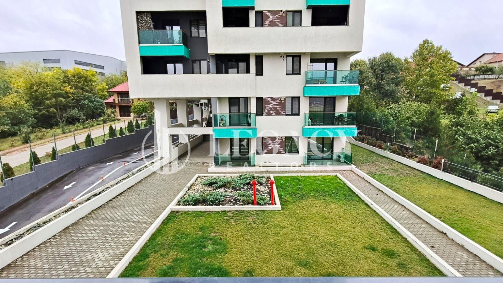 Spatiu birou modern cu 2 locuri de parcare in Grand Beetle Pacurari - Poză 13