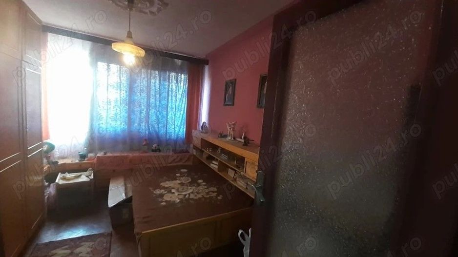 Apartament  3 camere zona Torontalului etaj 3 - Poză 4