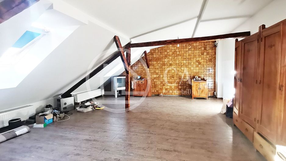 Apartament cu 3 camere la curte comuna de vanzare Ultracentral, Oradea - Poză 11