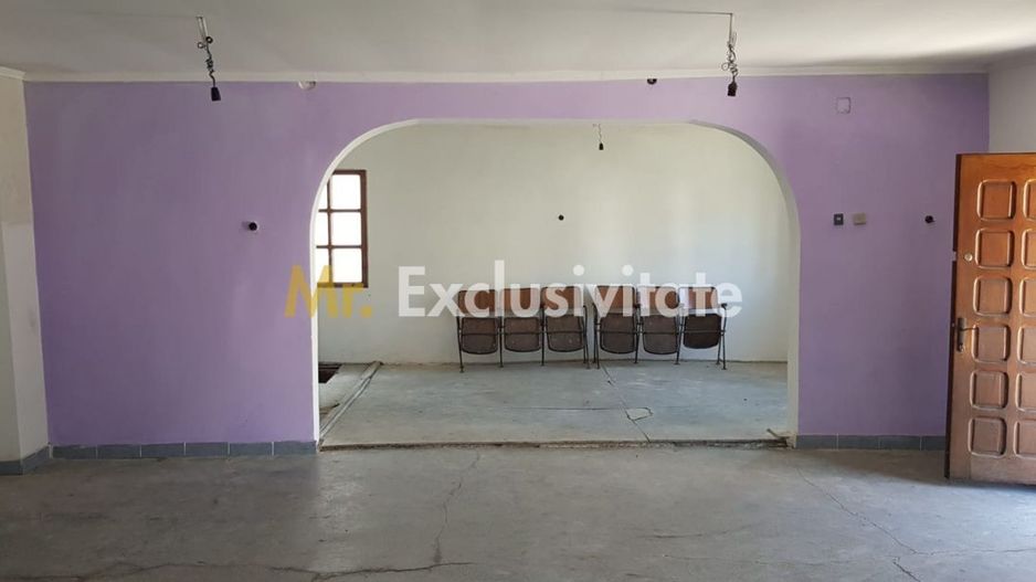 Casă  în Comuna Corbi, Argeș – ideală pentru afacere - Poză 4