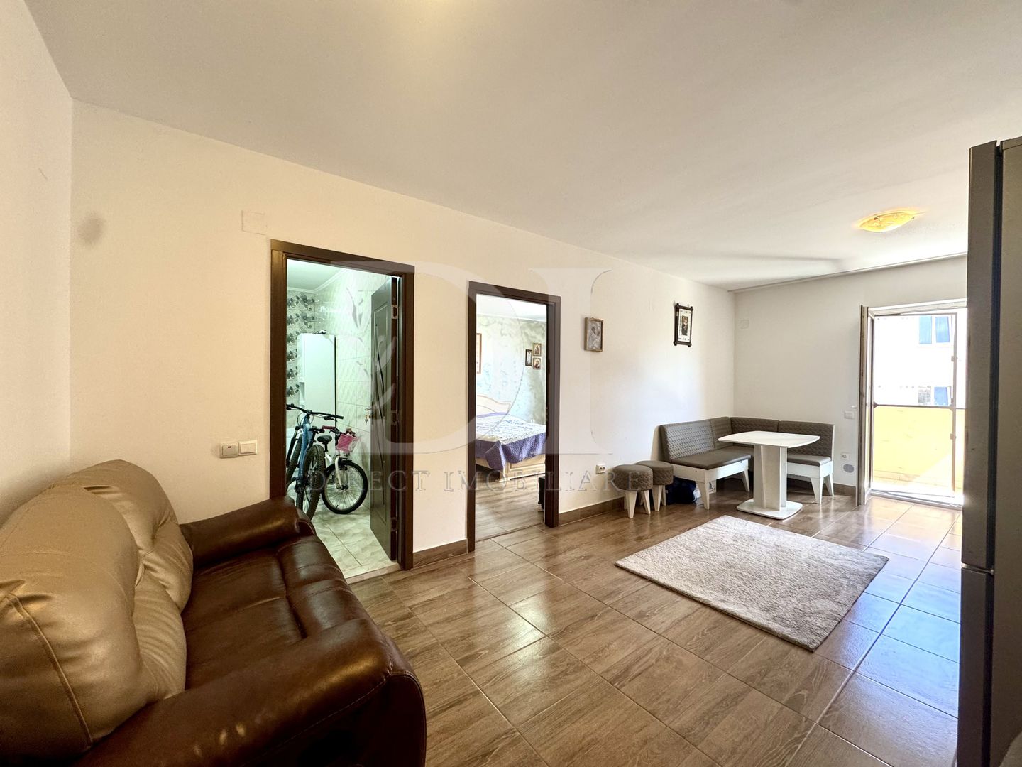 Apartament la cheie / etaj intermediar / Zona Florilor - Poză 3