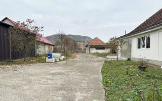 Casa cu 3 Hale si teren 8000 mp in Ulileacu de Cris, Bihor - Poză 1