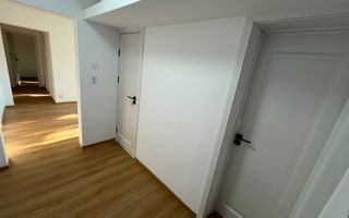 Apartament 3 camere | Zona Hermes | Geam la baie| Decomandat | - Poză 2