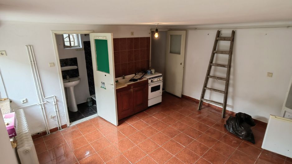 Casă cu 4 camere si teren zona Ciucului 120 m² - Poză 6