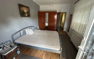 De vânzare casă cu etaj - Poză 1