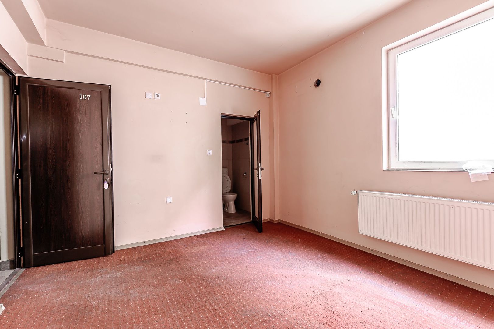 Spațiu generos în centrul Aradului. Ideal pentru birouri sau cabinete - Poză 11