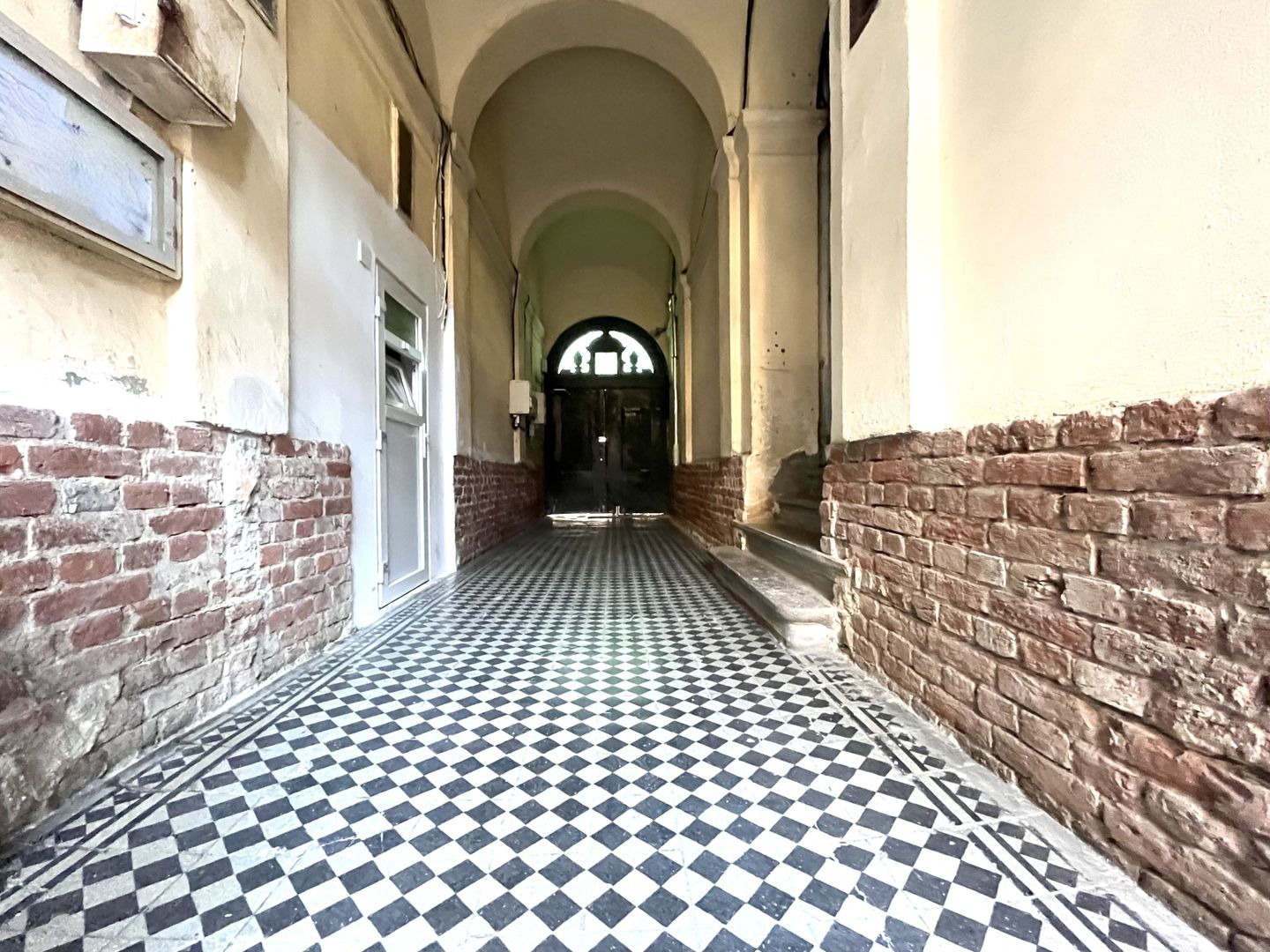 Apartament 2 camere, renovat integral, pretabil birou, zona Centrala - Poză 9